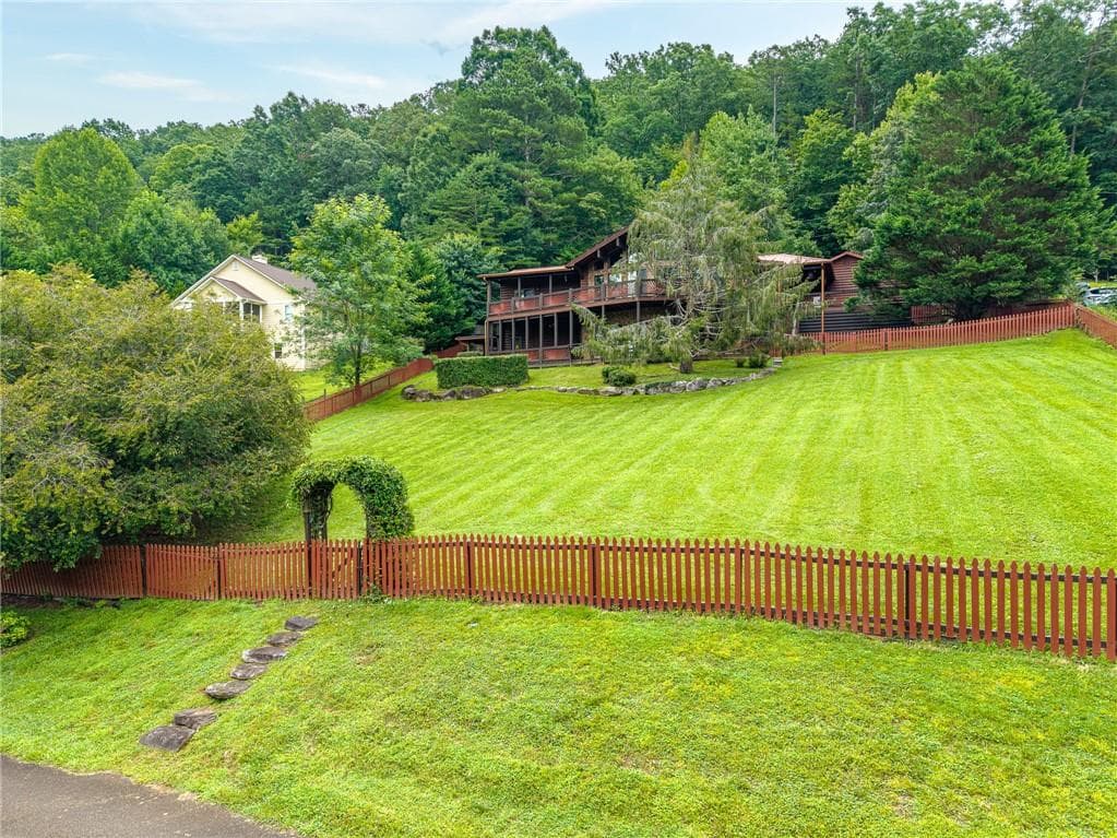 3 bedroom, 3 bathroom, 3,013 sq ft single family residence for sale at 131 Talona Lake Terrace, Ellijay, GA 30536 — photo 4