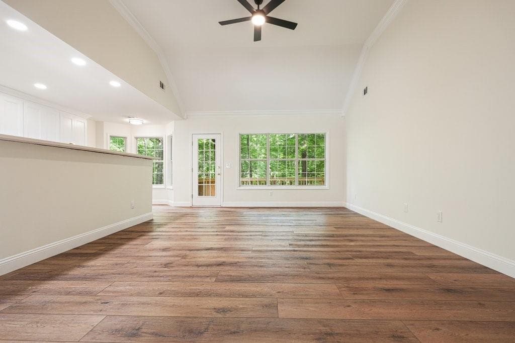 3 bedroom, 2 bathroom, 1,837 sq ft single family residence under contract at 305 Michael Circle, Canton, GA 30114 — photo 9