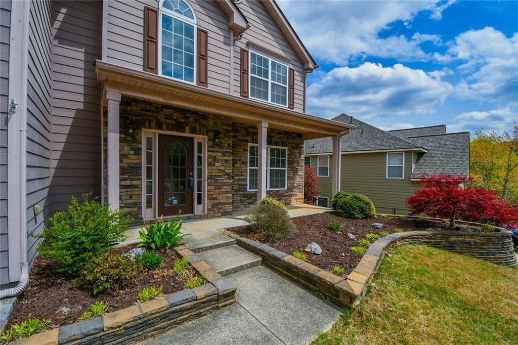 4 bedroom, 3 bathroom, 2,290 sq ft single family residence for rent at 420 Rockbass Road, Suwanee, GA 30024 for $2,450 a month — photo 3