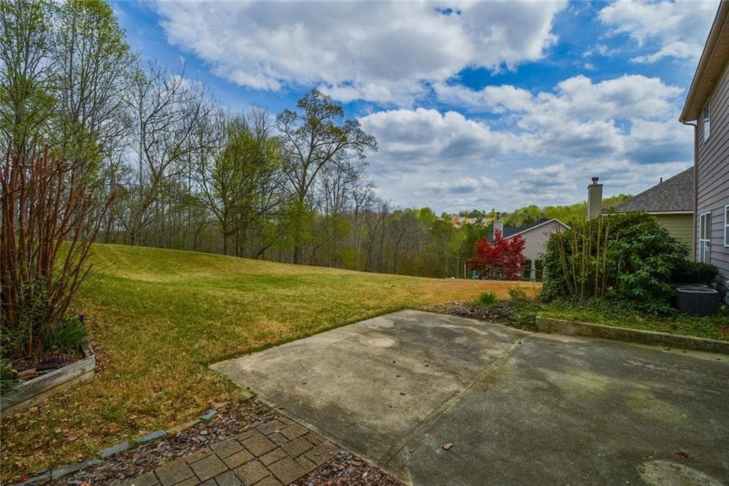 4 bedroom, 3 bathroom, 2,290 sq ft single family residence for rent at 420 Rockbass Road, Suwanee, GA 30024 for $2,450 a month — photo 6