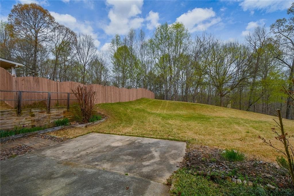 4 bedroom, 3 bathroom, 2,290 sq ft single family residence for rent at 420 Rockbass Road, Suwanee, GA 30024 for $2,450 a month — photo 7