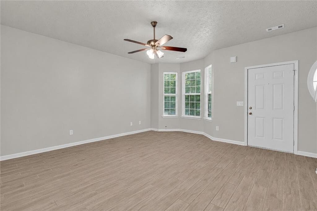 3 bedroom, 3 bathroom, 1,286 sq ft townhouse for sale at 6114 Camden Forrest Drive, Riverdale, GA 30296 — photo 6