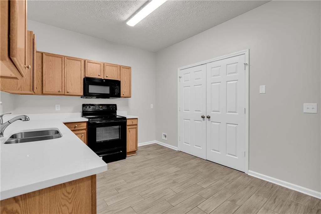 3 bedroom, 3 bathroom, 1,286 sq ft townhouse for sale at 6114 Camden Forrest Drive, Riverdale, GA 30296 — photo 10