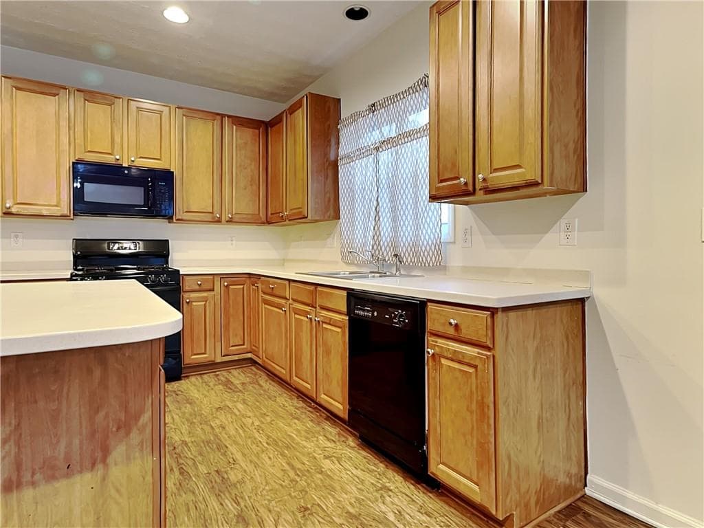 3 bedroom, 3 bathroom, 1,964 sq ft single family residence for sale at 3201 Juniper Drive, Kennesaw, GA 30144 — photo 7