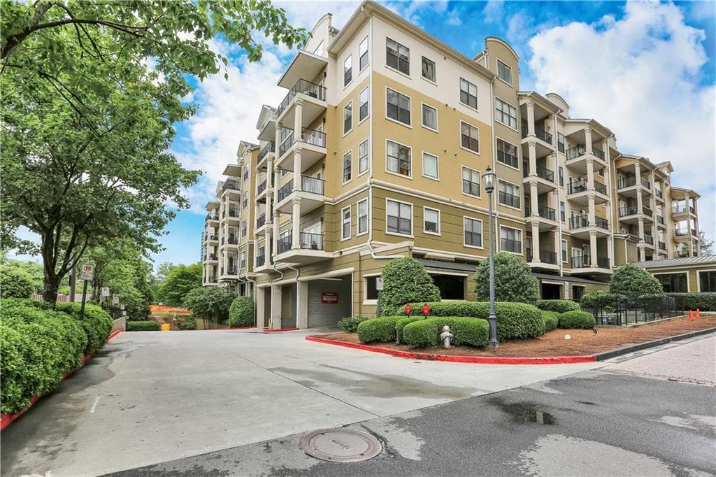 2 bedroom, 2 bathroom, 1,124 sq ft condominium for rent at 799 Hammond Drive 219, Atlanta, GA 30328 for $1,900 a month — photo 2