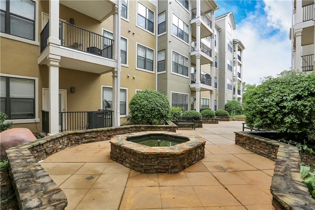 2 bedroom, 2 bathroom, 1,124 sq ft condominium for rent at 799 Hammond Drive 219, Atlanta, GA 30328 for $1,900 a month — photo 3