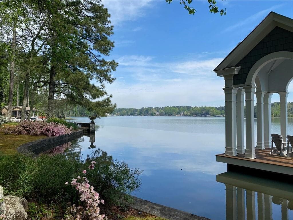 5 bedroom, 4 bathroom, 3,311 sq ft single family residence under contract at 3006 Emerald Drive, Jonesboro, GA 30236