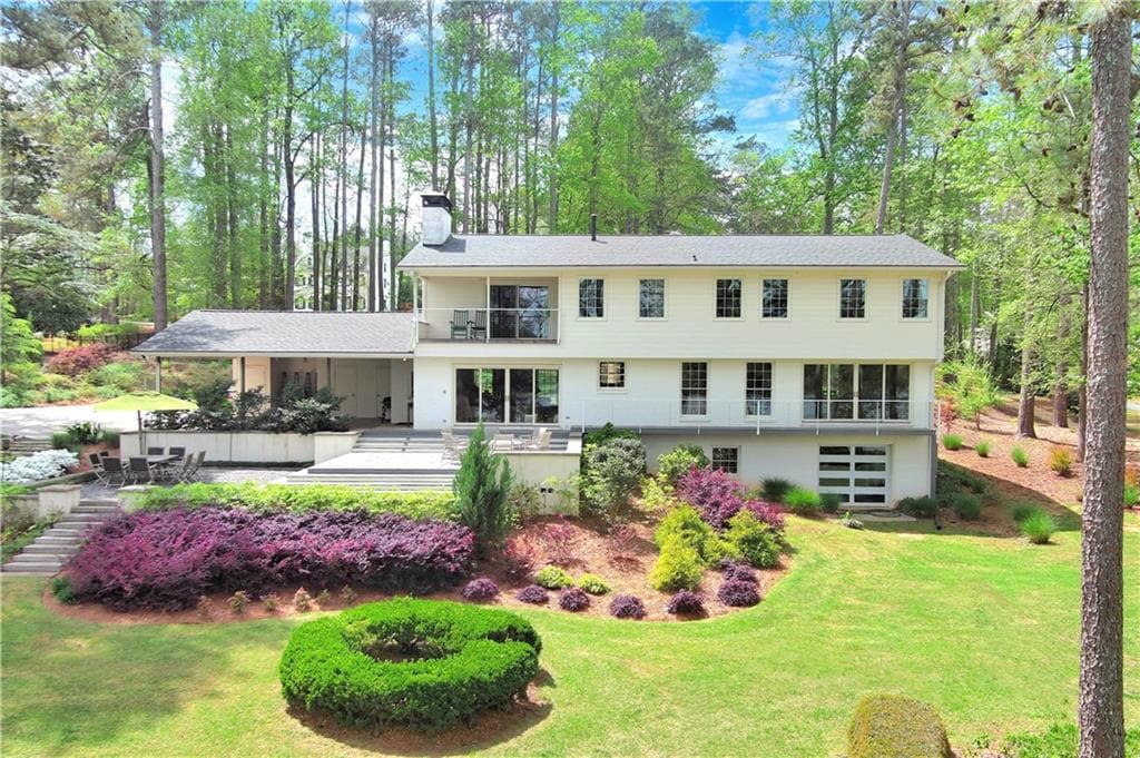5 bedroom, 4 bathroom, 3,311 sq ft single family residence under contract at 3006 Emerald Drive, Jonesboro, GA 30236 — photo 2