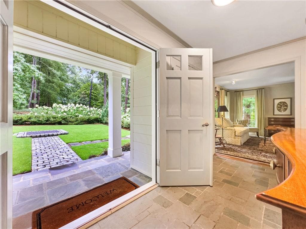 5 bedroom, 4 bathroom, 3,311 sq ft single family residence under contract at 3006 Emerald Drive, Jonesboro, GA 30236 — photo 5
