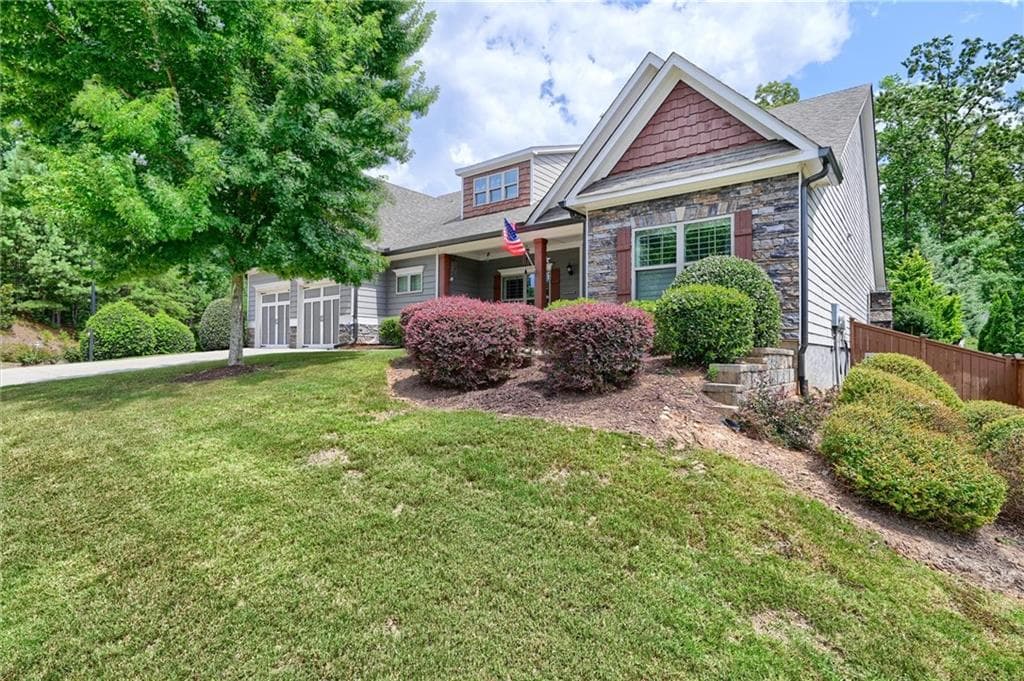 4 bedroom, 3 bathroom, 3,035 sq ft single family residence under contract at 9 Lake Sydney Drive, Dawsonville, GA 30534 — photo 2