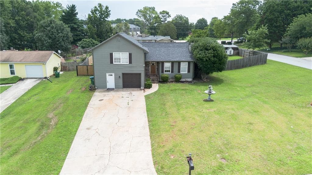 3 bedroom, 3 bathroom, 2,126 sq ft single family residence under contract at 3802 Saddle Ridge Drive, Snellville, GA 30039