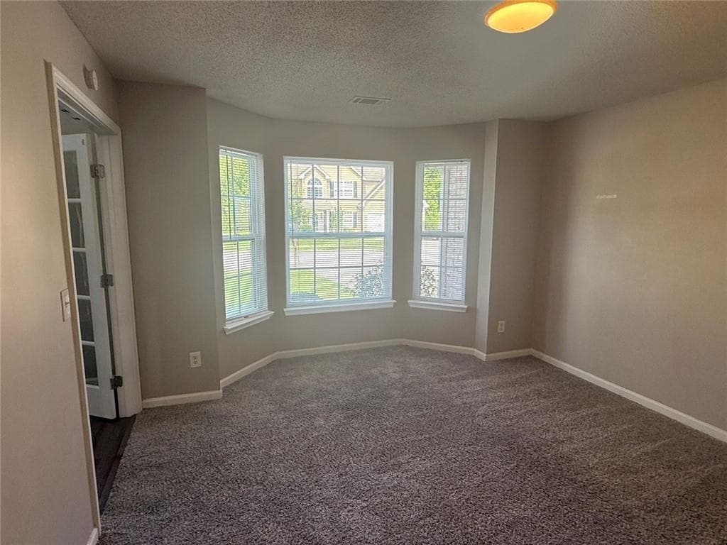 4 bedroom, 3 bathroom, 2,863 sq ft single family residence under contract at 7130 Jumpers Trail, Fairburn, GA 30213 — photo 7