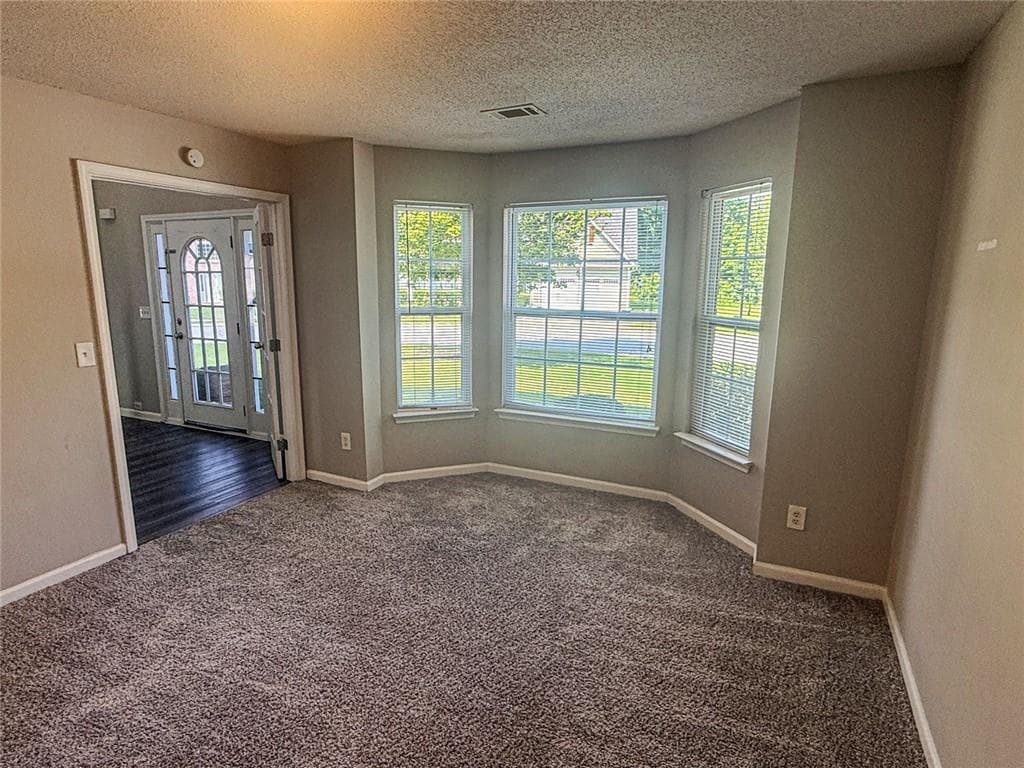 4 bedroom, 3 bathroom, 2,863 sq ft single family residence under contract at 7130 Jumpers Trail, Fairburn, GA 30213 — photo 9
