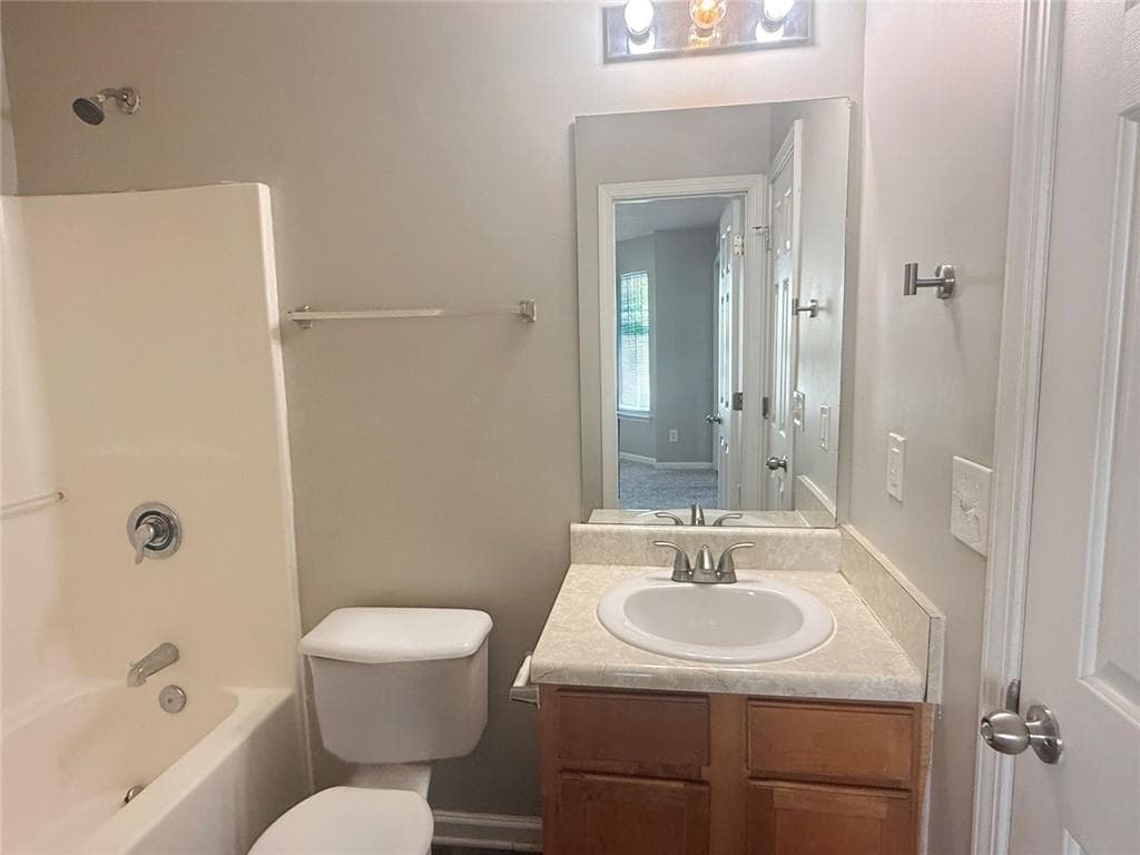 4 bedroom, 3 bathroom, 2,863 sq ft single family residence under contract at 7130 Jumpers Trail, Fairburn, GA 30213 — photo 10