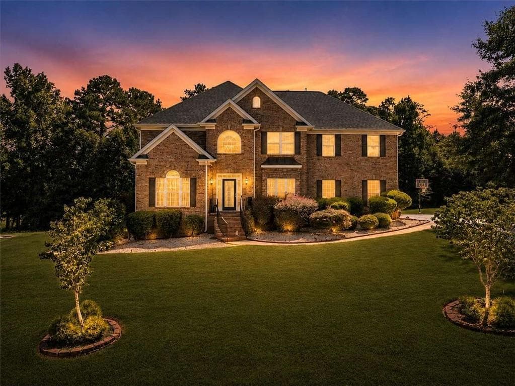 6 bedroom, 5 bathroom, 3,630 sq ft single family residence for sale at 2123 SW Crest Wood Drive, Conyers, GA 30094 — photo 4
