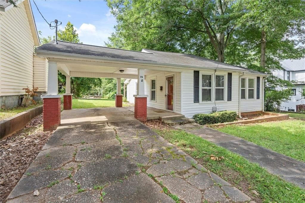 2 bedroom, 1 bathroom, 970 sq ft single family residence for sale at 76 W Mill Street, Tallapoosa, GA 30176 — photo 5