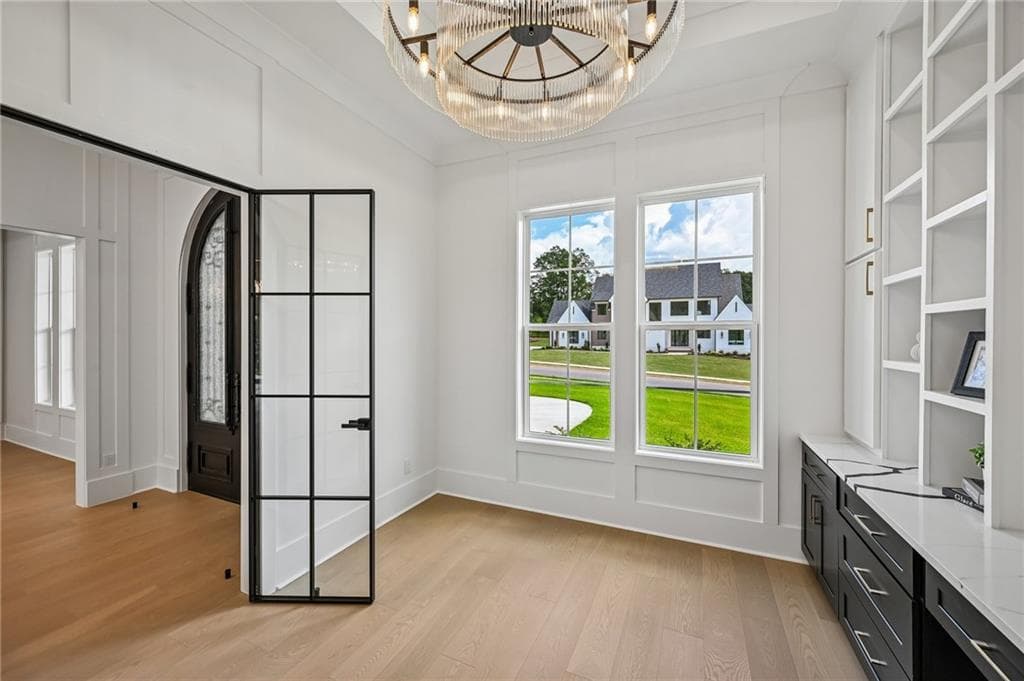 5 bedroom, 7 bathroom, 10,351 sq ft single family residence for sale at 6119 Bethany View Trl, Buford, GA 30518 — photo 9