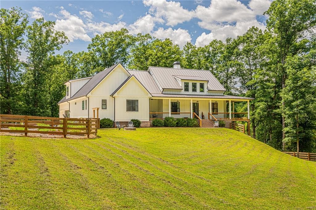 4 bedroom, 4 bathroom, 3,185 sq ft single family residence for sale at 2051 Clay Creek Falls Road, Dahlonega, GA 30533 — photo 2