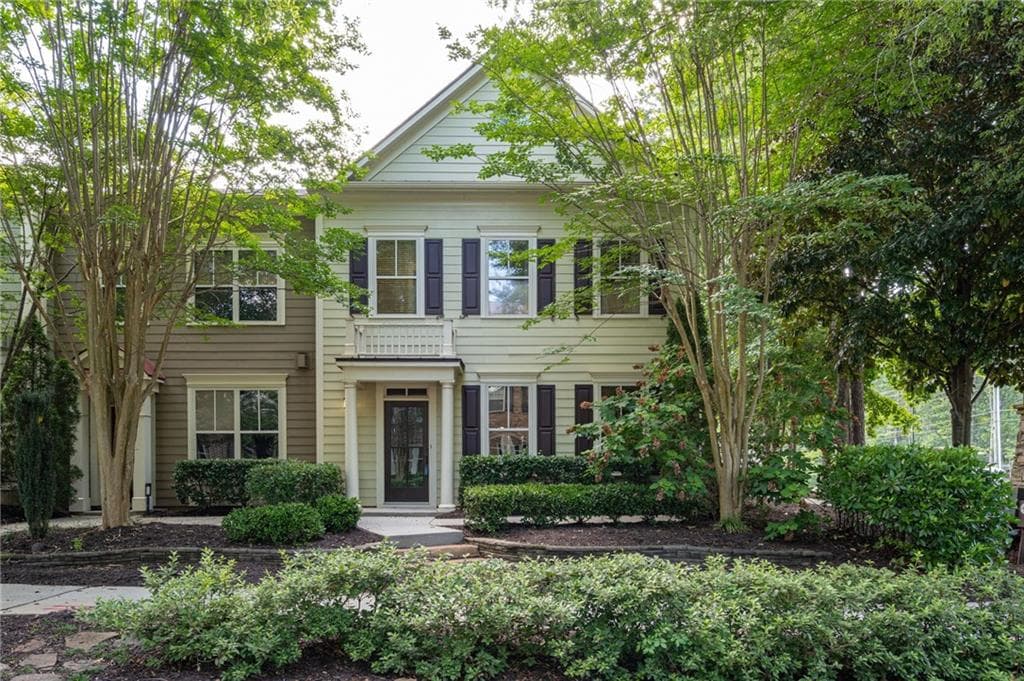 2 bedroom, 3 bathroom, 1,985 sq ft townhouse for sale at 9938 Mancunian Way, Douglasville, GA 30135 — photo 1 of 74
