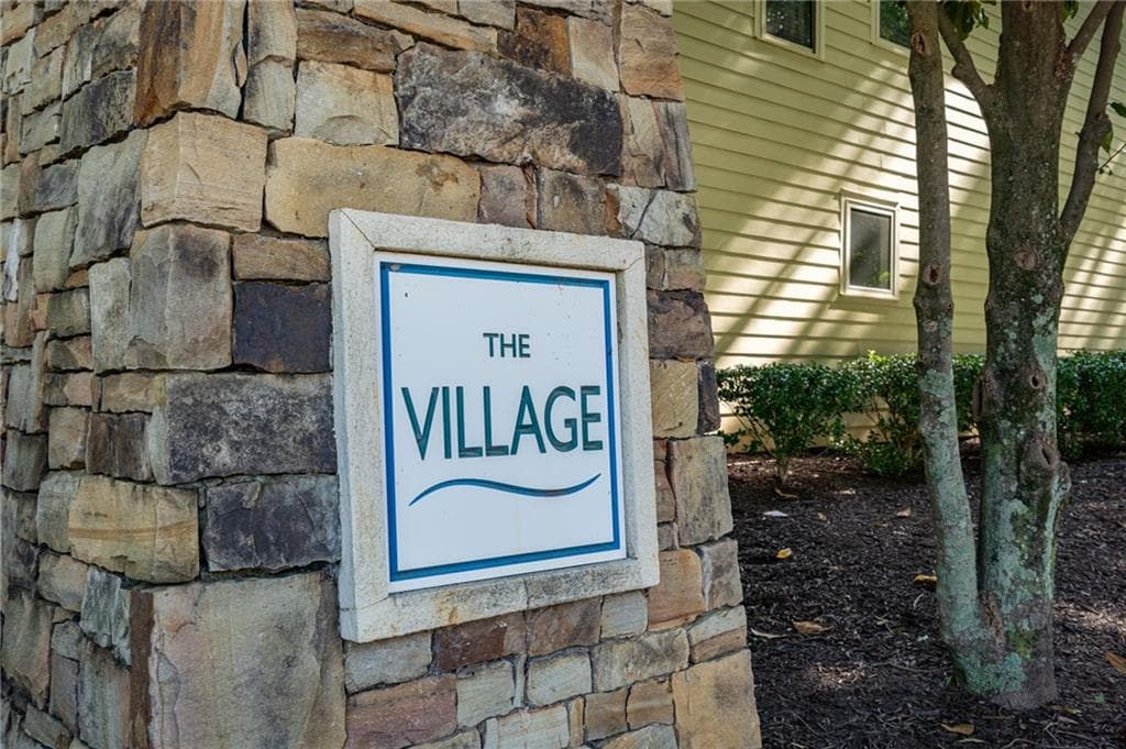 2 bedroom, 3 bathroom, 1,985 sq ft townhouse for sale at 9938 Mancunian Way, Douglasville, GA 30135 — photo 3