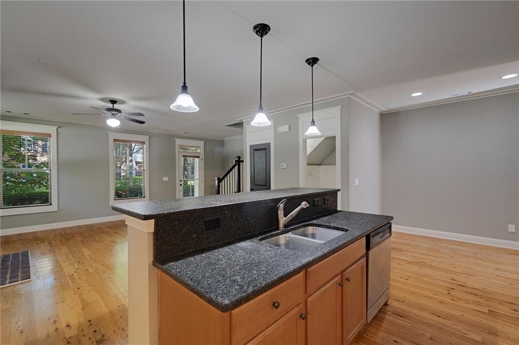 2 bedroom, 3 bathroom, 1,985 sq ft townhouse for sale at 9938 Mancunian Way, Douglasville, GA 30135 — photo 10