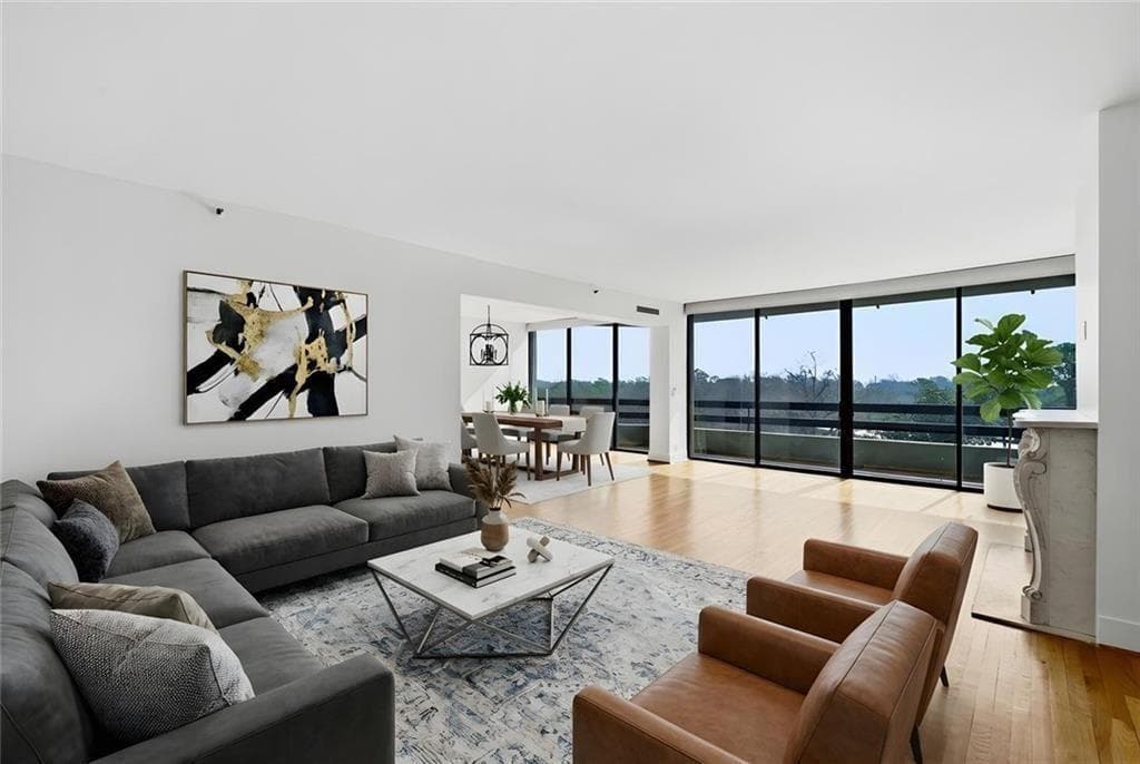 2660 Peachtree Road 9G