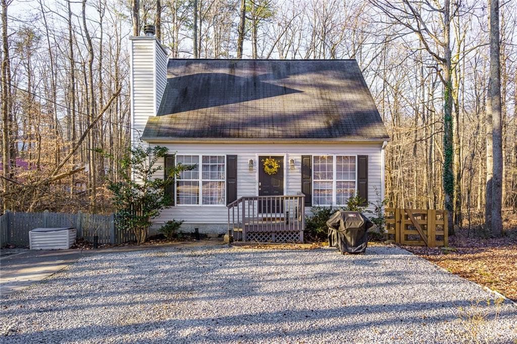 3 bedroom, 2 bathroom, 1,512 sq ft single family residence for sale at 2310 Fleetwood Drive, Cumming, GA 30041 — photo 2