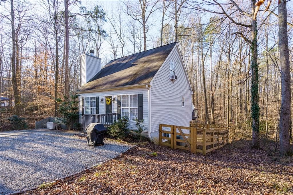 3 bedroom, 2 bathroom, 1,512 sq ft single family residence for sale at 2310 Fleetwood Drive, Cumming, GA 30041 — photo 4