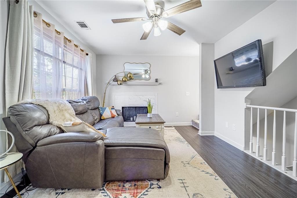 3 bedroom, 2 bathroom, 1,512 sq ft single family residence for sale at 2310 Fleetwood Drive, Cumming, GA 30041 — photo 6