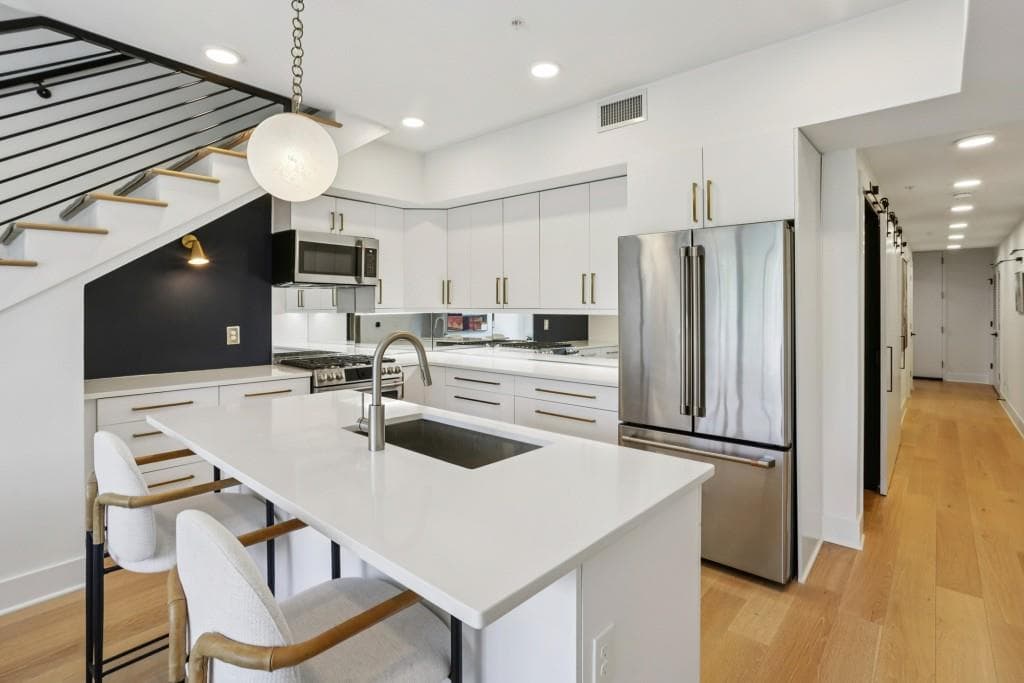 2 bedroom, 2 bathroom, 1,159 sq ft condominium under contract at 346 Peters Street 303, Atlanta, GA 30313 — photo 5