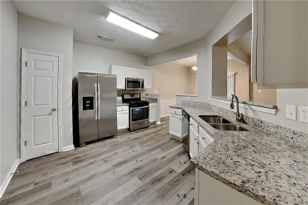 3 bedroom, 3 bathroom, 1,994 sq ft single family residence for rent at 315 Cool Weather Drive, Lawrenceville, GA 30045 for $2,100 a month — photo 3