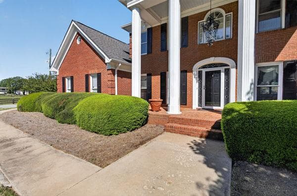 3 bedroom, 4 bathroom, 3,725 sq ft single family residence under contract at 3715 Ridge Road, Buford, GA 30519 — photo 4