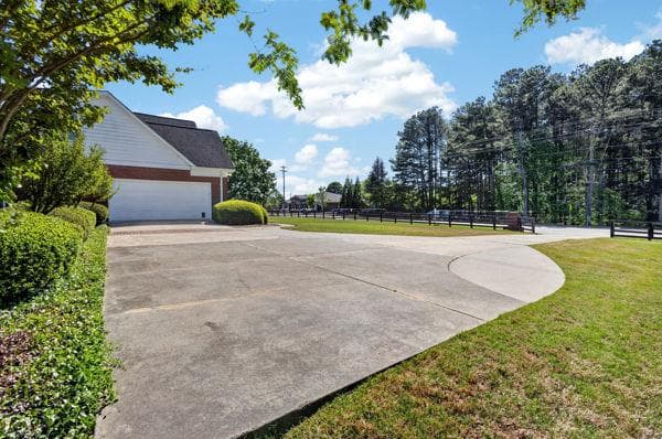 3 bedroom, 4 bathroom, 3,725 sq ft single family residence under contract at 3715 Ridge Road, Buford, GA 30519 — photo 5