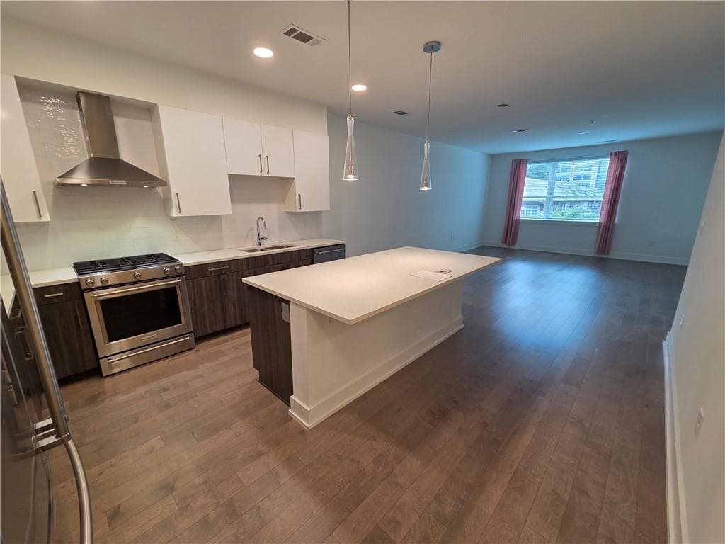 1 bedroom, 1 bathroom, 1,020 sq ft condominium for rent at 775 Juniper Street 415, Atlanta, GA 30308 for $2,395 a month — photo 1 of 45
