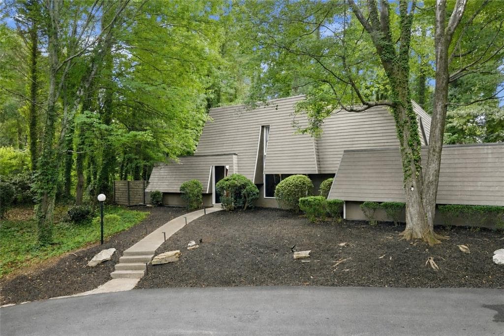 4 bedroom, 3 bathroom, 2,555 sq ft single family residence for sale at 5094 Lake Fjord Pass, Marietta, GA 30068 — photo 6