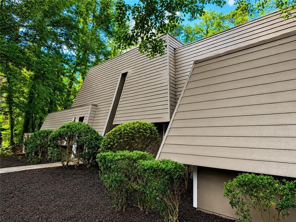 4 bedroom, 3 bathroom, 2,555 sq ft single family residence for sale at 5094 Lake Fjord Pass, Marietta, GA 30068 — photo 7