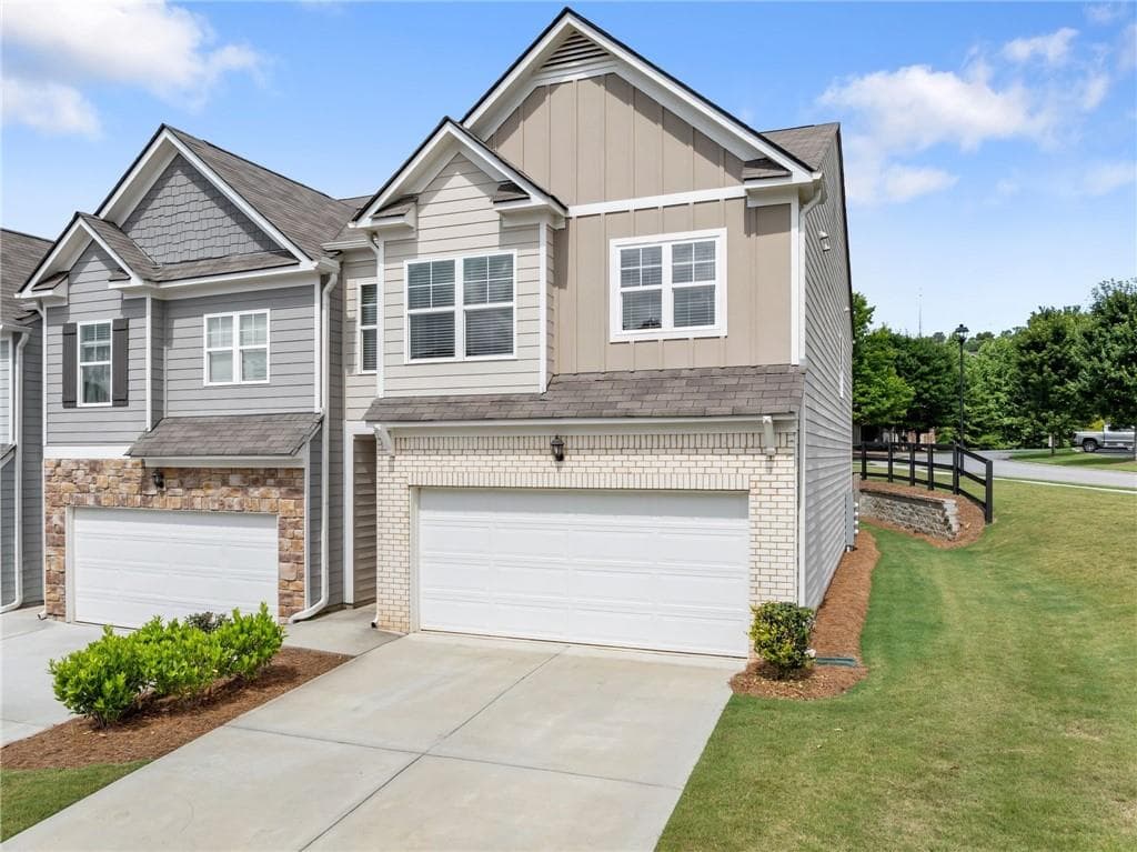 4 bedroom, 3 bathroom townhouse for rent at 300 Stoneybrook Court, Dahlonega, GA 30533 for $2,800 a month — photo 3