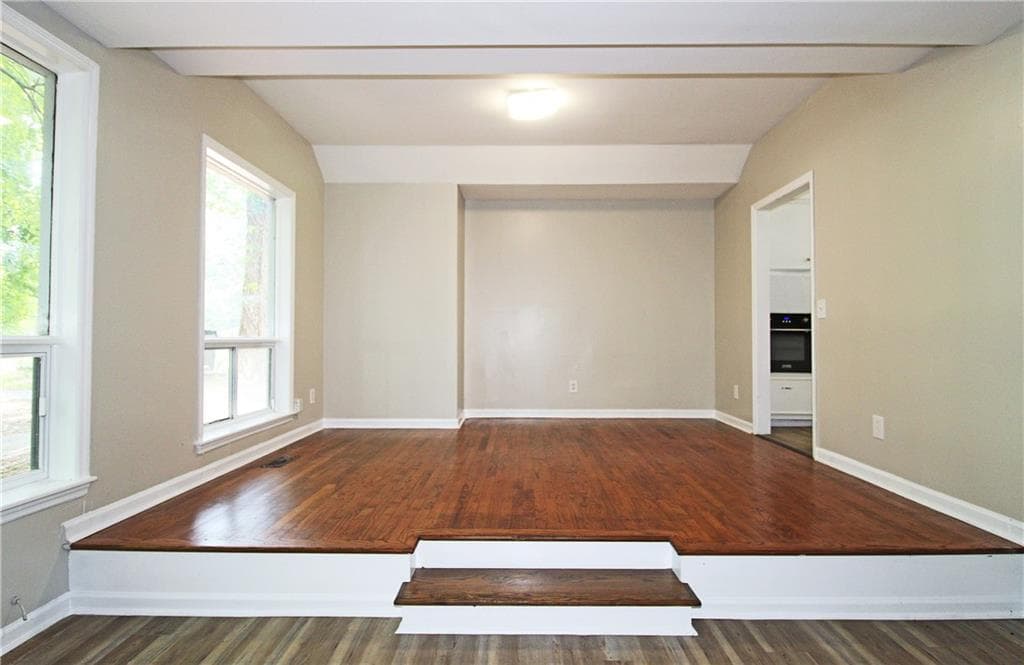 3 bedroom, 2 bathroom, 1,792 sq ft single family residence under contract at 3000 Collier Drive, Atlanta, GA 30318 — photo 4