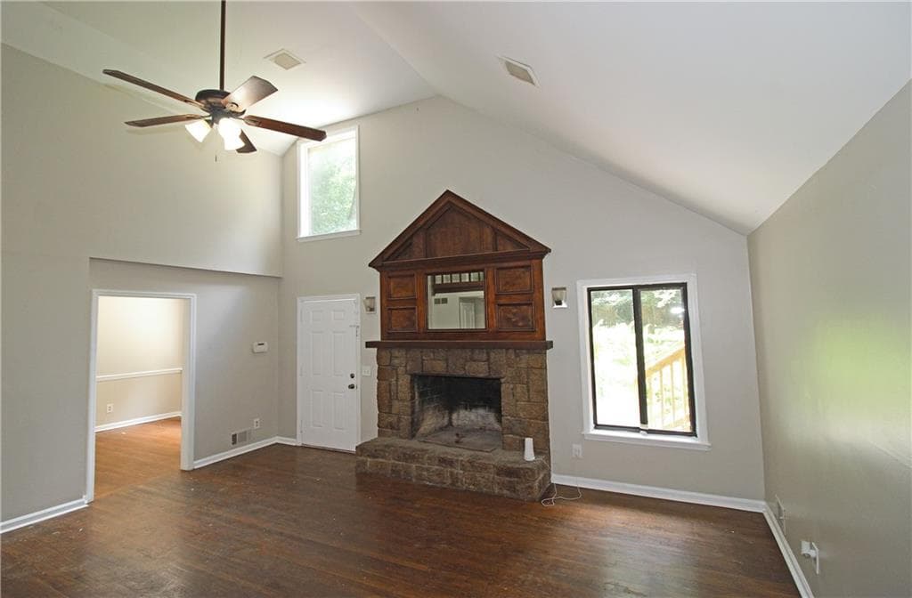 3 bedroom, 2 bathroom, 1,792 sq ft single family residence under contract at 3000 Collier Drive, Atlanta, GA 30318 — photo 5