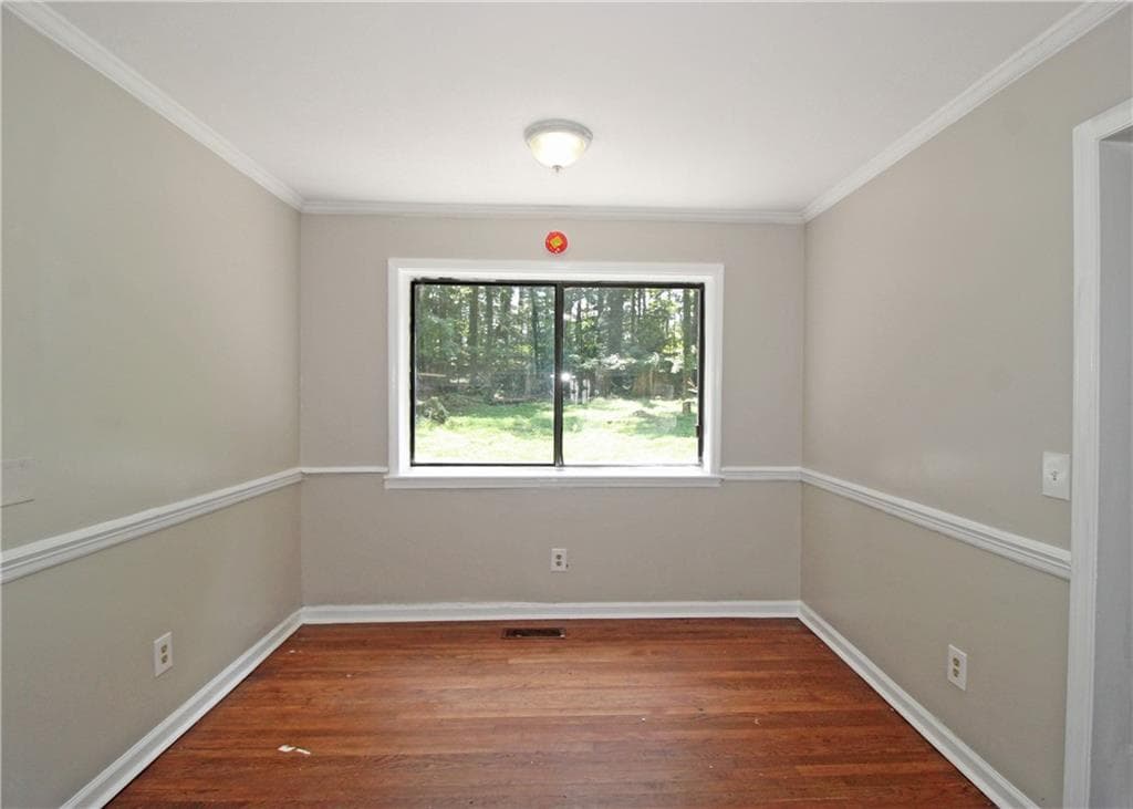 3 bedroom, 2 bathroom, 1,792 sq ft single family residence under contract at 3000 Collier Drive, Atlanta, GA 30318 — photo 9