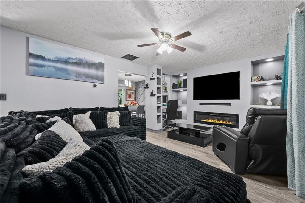 4 bedroom, 3 bathroom, 2,090 sq ft single family residence for sale at 40 Benjamin Point, Oxford, GA 30054 — photo 4
