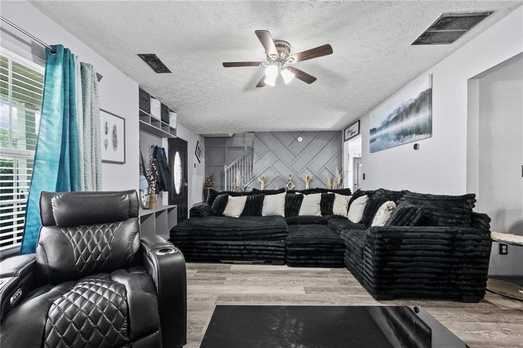 4 bedroom, 3 bathroom, 2,090 sq ft single family residence for sale at 40 Benjamin Point, Oxford, GA 30054 — photo 7