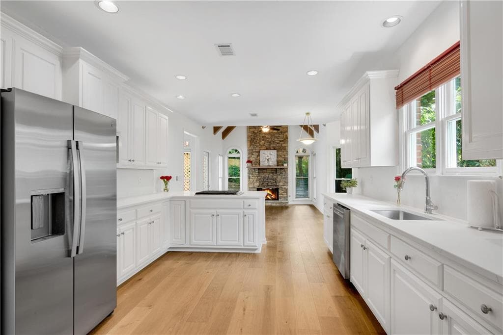 4 bedroom, 3 bathroom, 3,100 sq ft single family residence for sale at 4069 Tritt Homestead Drive, Marietta, GA 30062 — photo 3