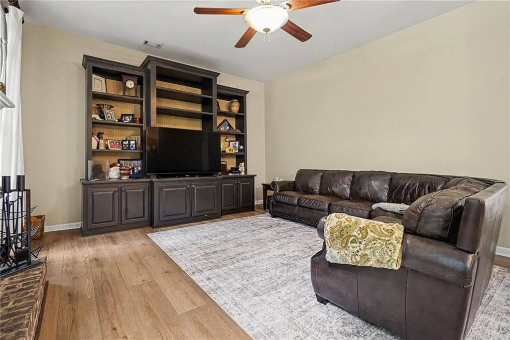 4 bedroom, 3 bathroom, 2,796 sq ft single family residence for sale at 1001 City Market Street, Hoschton, GA 30548 — photo 10