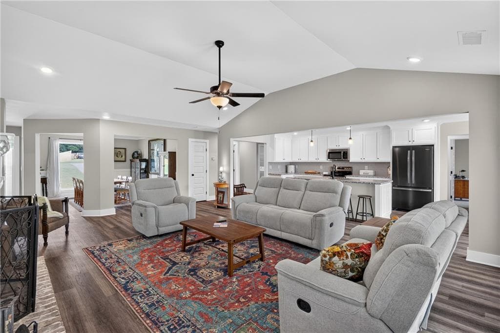 4 bedroom, 2 bathroom, 2,378 sq ft single family residence under contract at 198 Advent Drive, Winder, GA 30680 — photo 9