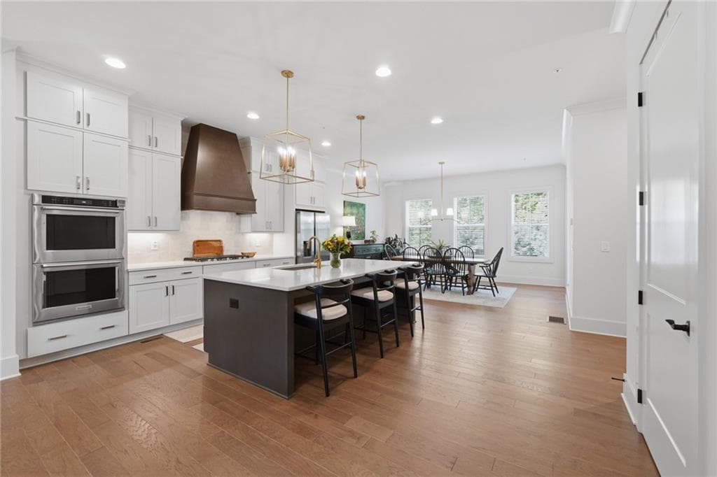 4 bedroom, 4 bathroom, 2,767 sq ft townhouse for sale at 235 Chiswick Circle, Alpharetta, GA 30009 — photo 2