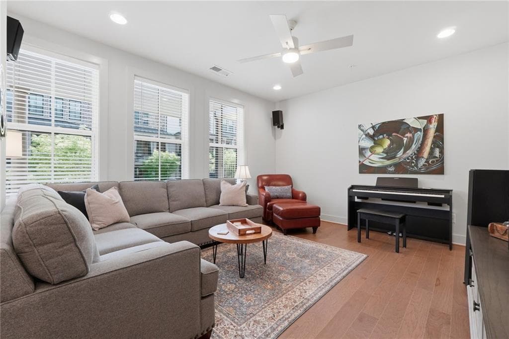 4 bedroom, 4 bathroom, 2,767 sq ft townhouse for sale at 235 Chiswick Circle, Alpharetta, GA 30009 — photo 5