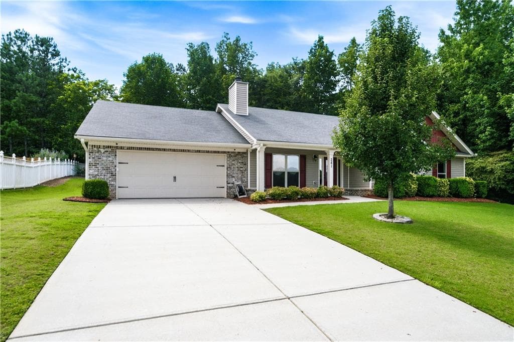4 bedroom, 3 bathroom, 2,210 sq ft single family residence for sale at 281 Petal Creek Lane, Jefferson, GA 30549 — photo 2