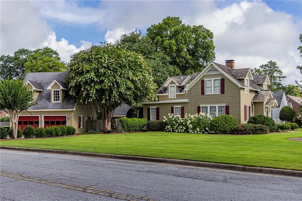 5 bedroom, 2 bathroom, 3,782 sq ft single family residence for sale at 403 N College Street, Cedartown, GA 30125 — photo 4