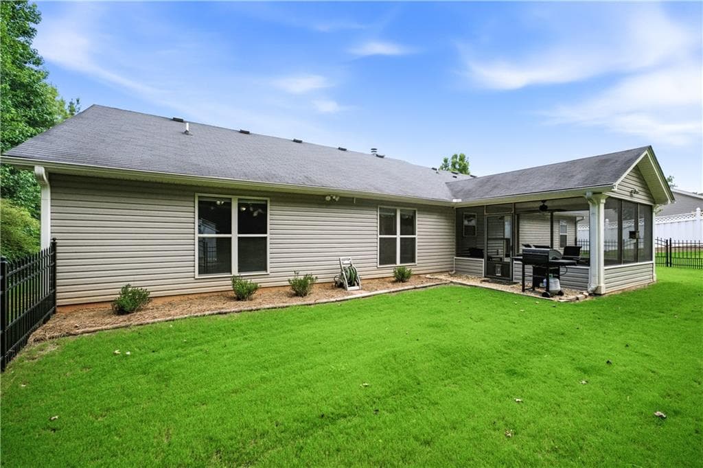 4 bedroom, 3 bathroom, 2,210 sq ft single family residence for sale at 281 Petal Creek Lane, Jefferson, GA 30549 — photo 9